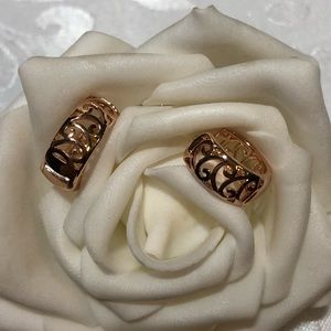 Rose gold filigree small hoop earrings